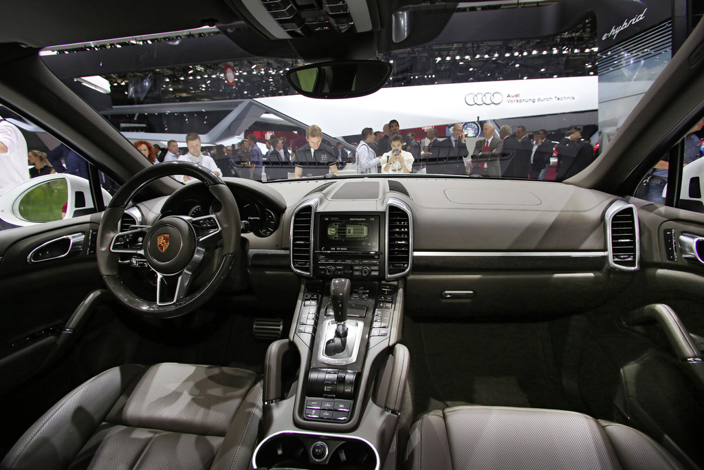 Paris 2014: Der Porsche Cayenne für die Steckdose