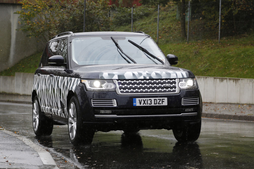 Erwischt: Erlkönig Range Rover LWB SVR