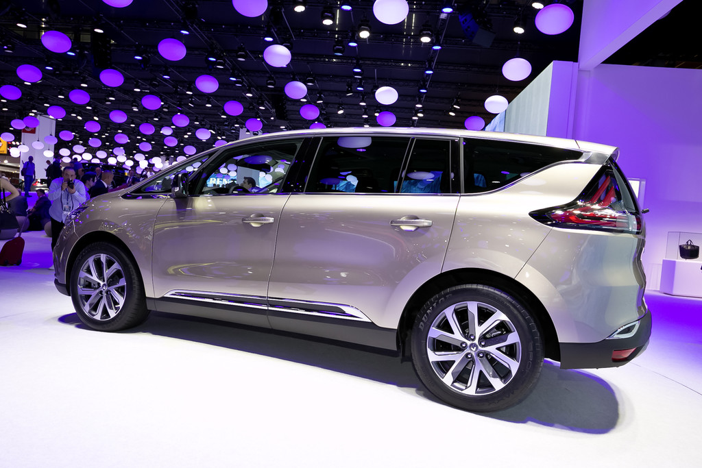 Paris 2014: Renault Espace lenkt mit allen vier Rädern