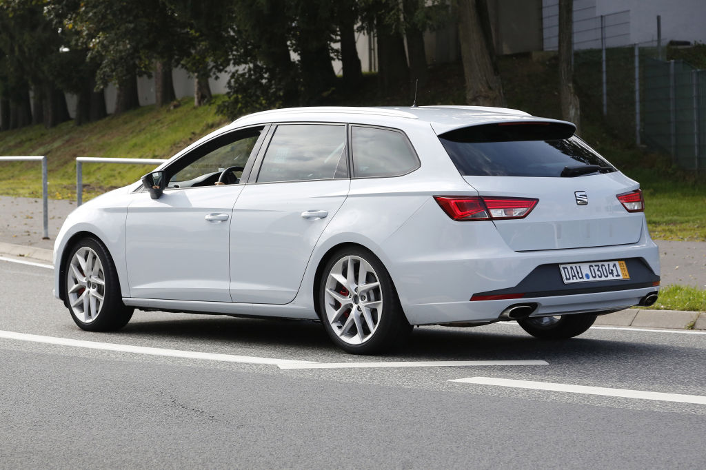 Erwischt: Erlkönig Seat Leon ST Cupra