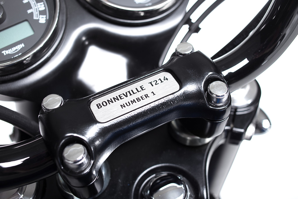 Triumph Bonneville T214.