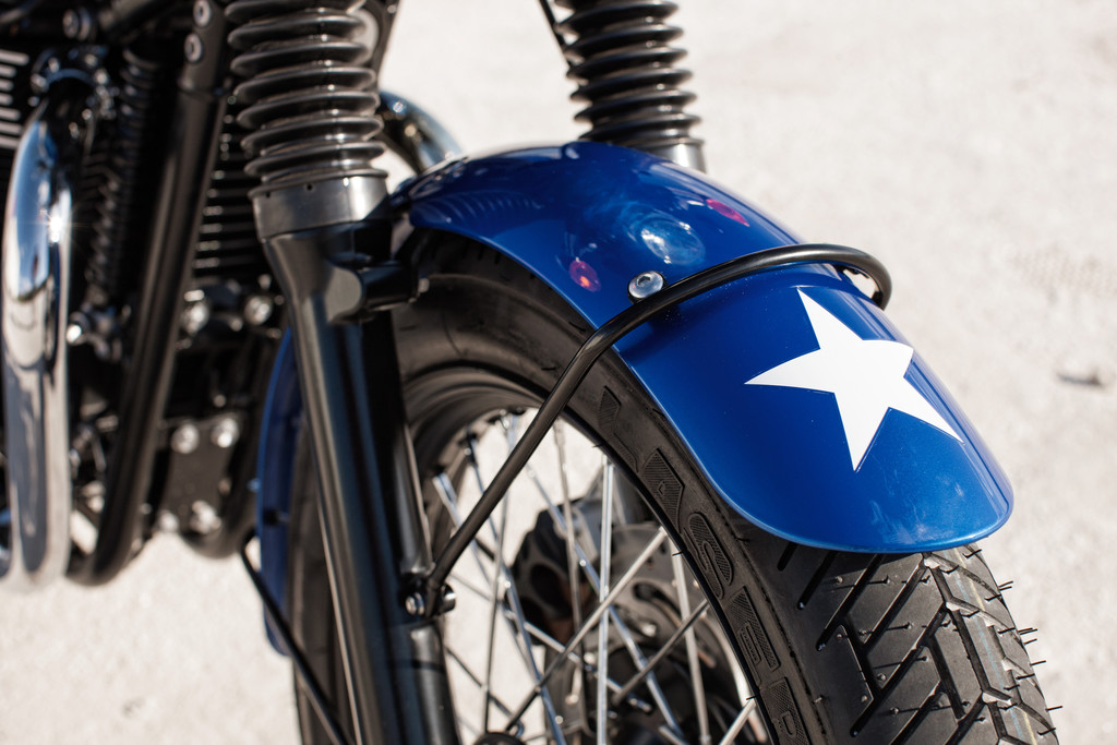Triumph Bonneville T214.