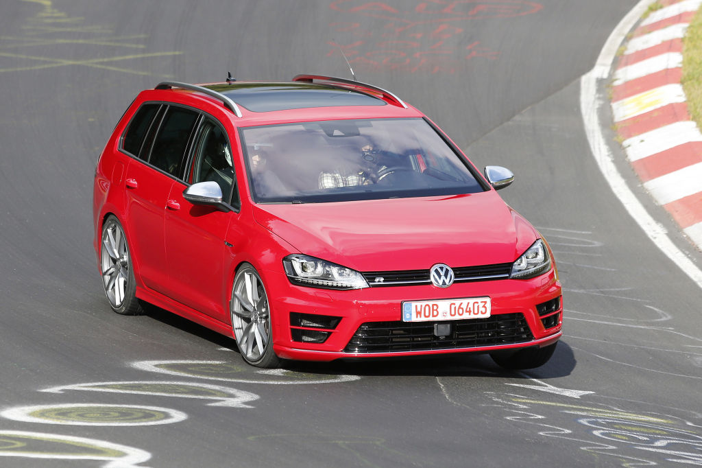 Erwischt: Erlkönig VW Golf R Variant