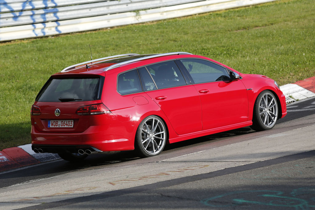 Erwischt: Erlkönig VW Golf R Variant