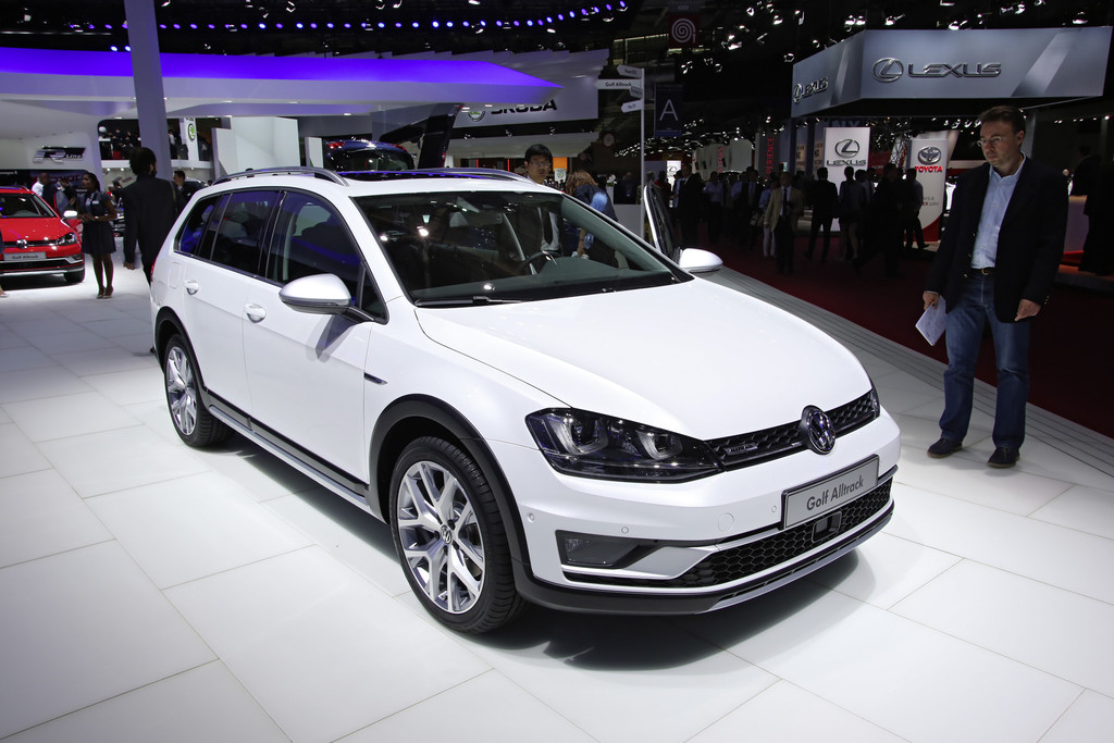 Paris 2014: Dem VW Golf Variant öffnen sich neue Wege