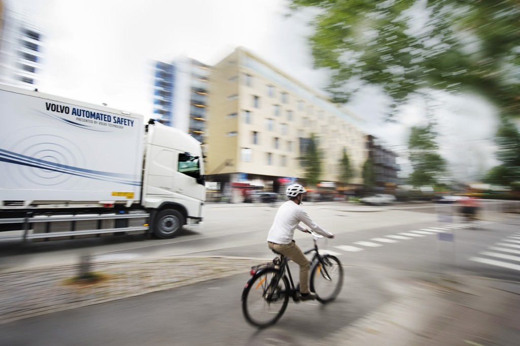 Volvo verbessert Sicht für Lkw-Fahrer