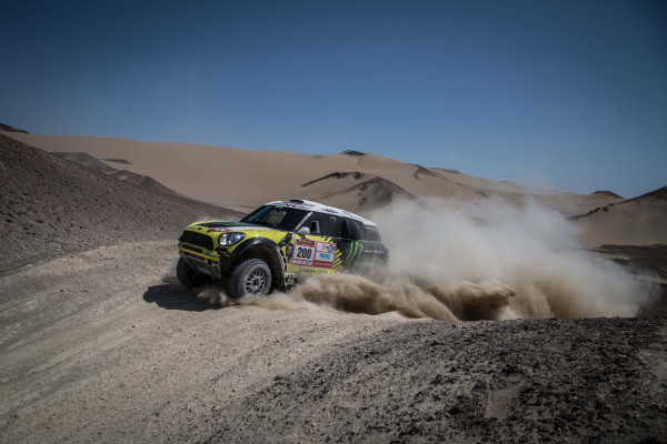 Sieben Minis proben den Rallye-Ernstfall
