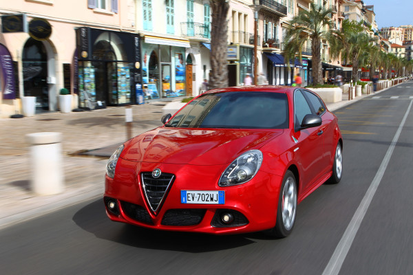 600 Fans als Alfa-Testfahrer