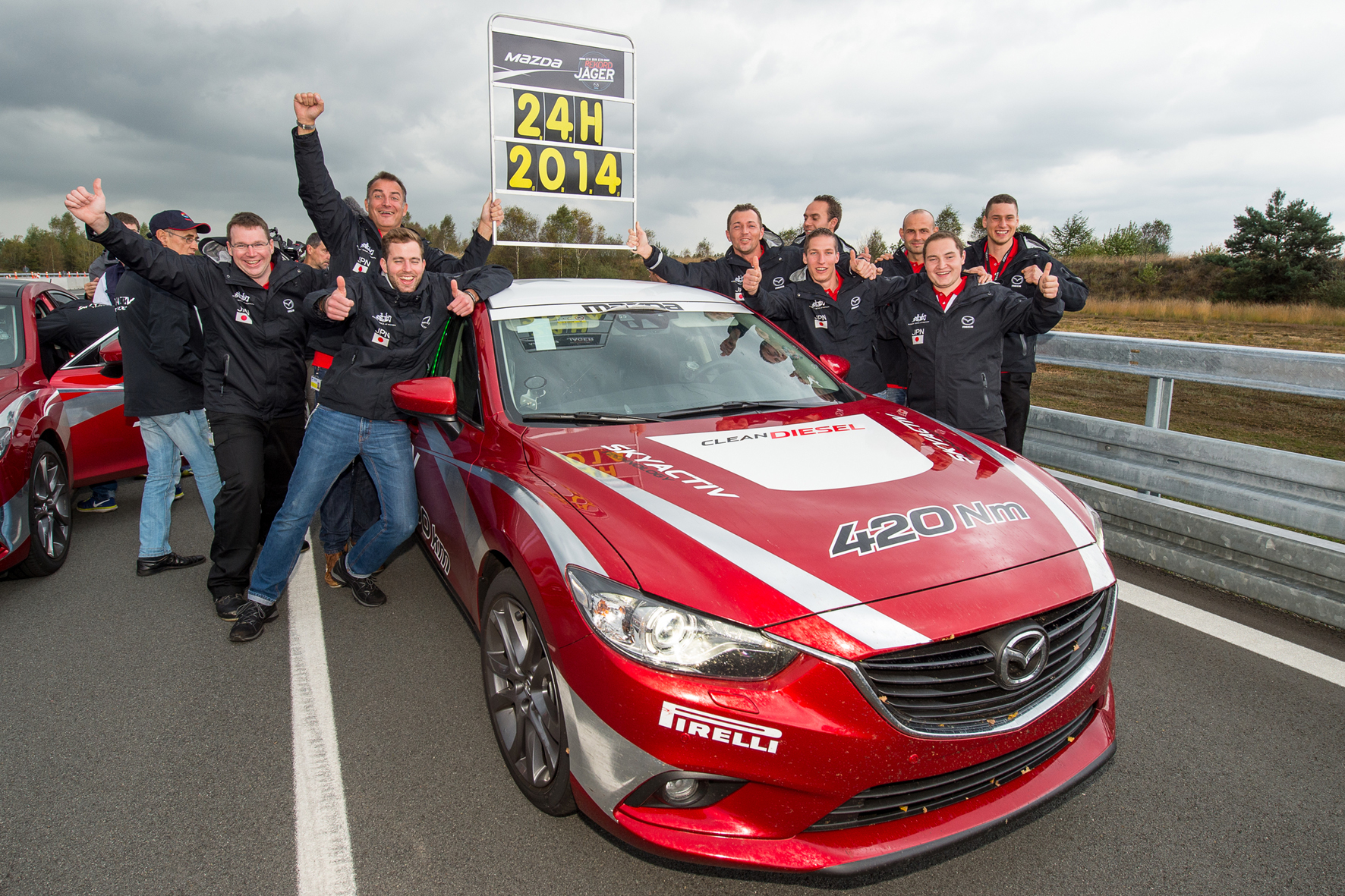 Mazda: 20 Weltrekorde in 24 Stunden