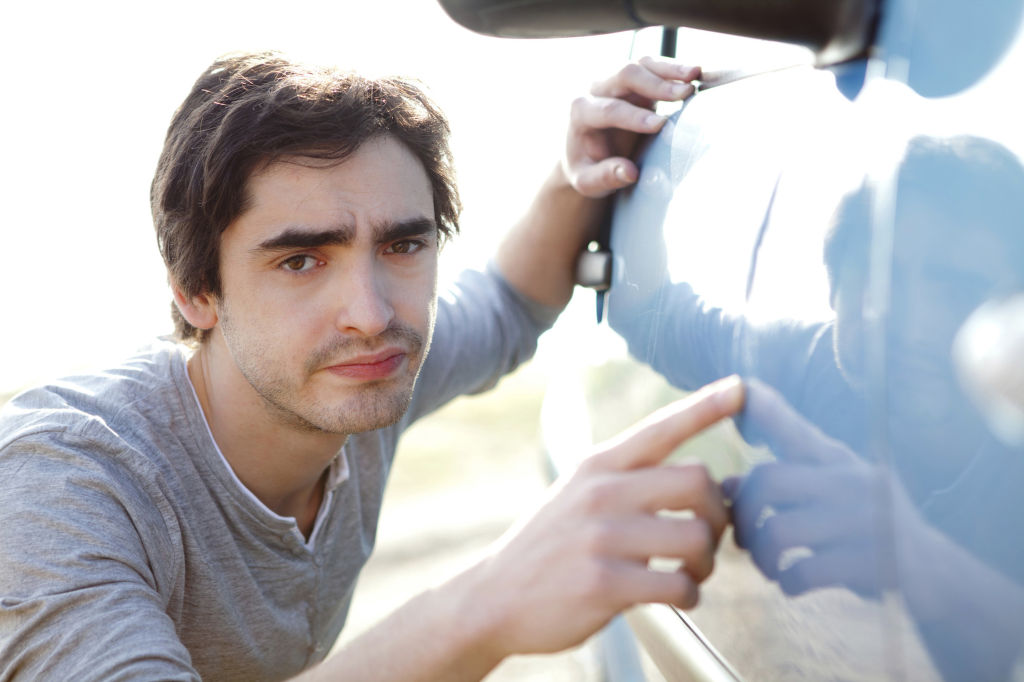 Parkrempler mit dem Auto: Wie verhalte ich mich richtig?