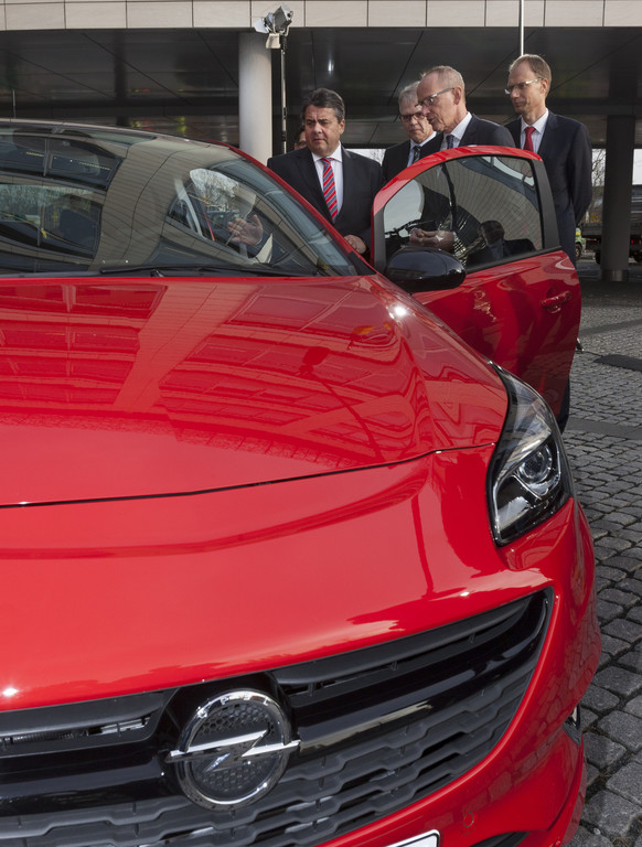 Wirtschaftsminister informiert sich bei Opel