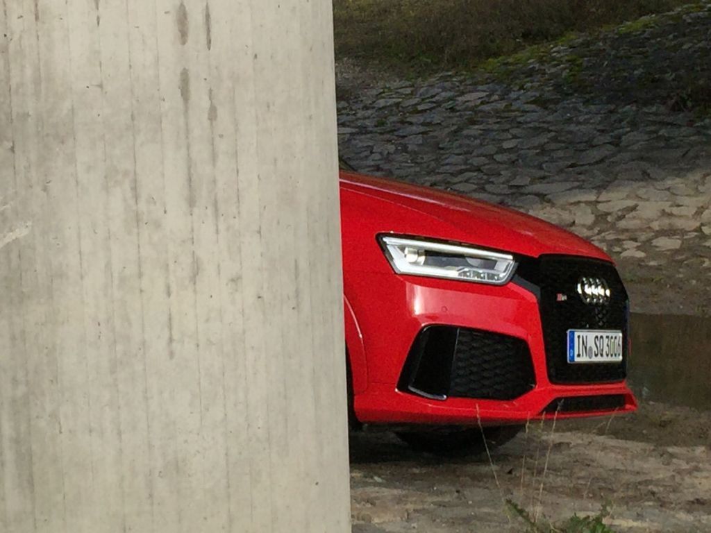 Test Audi RSQ3 - Der Enkeltrick