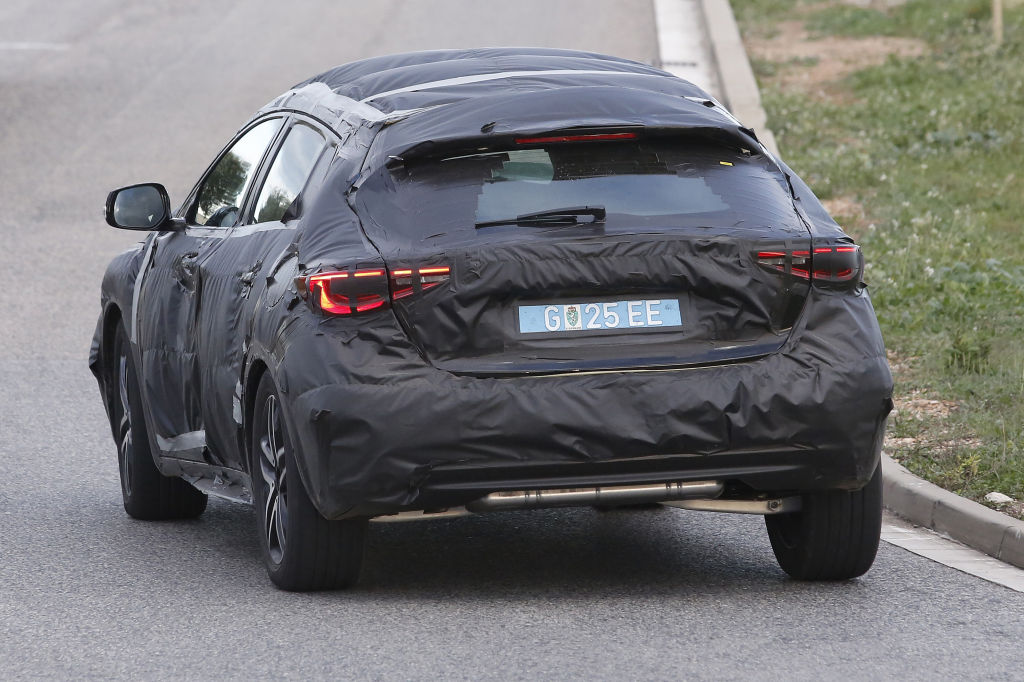 Erwischt: Erlkönig Infinity QX30