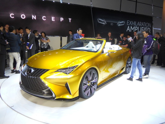 LA 2014: Lexus öffnet sich