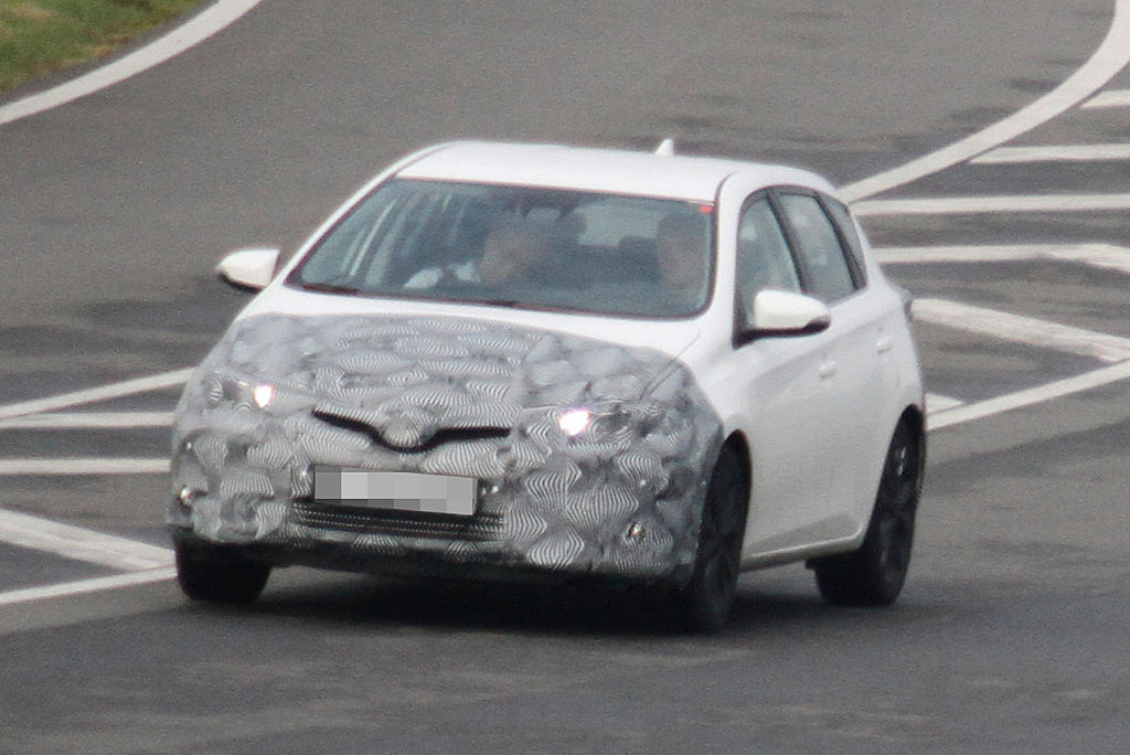 Erwischt: Erlkönig Toyota Auris Facelift