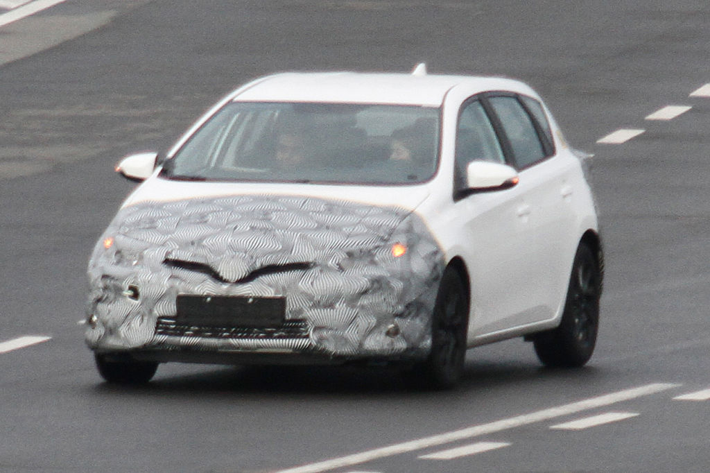 Erwischt: Erlkönig Toyota Auris Facelift