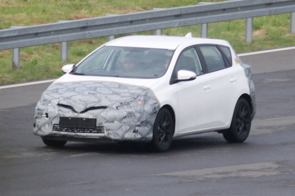 Erwischt: Erlkönig Toyota Auris Facelift