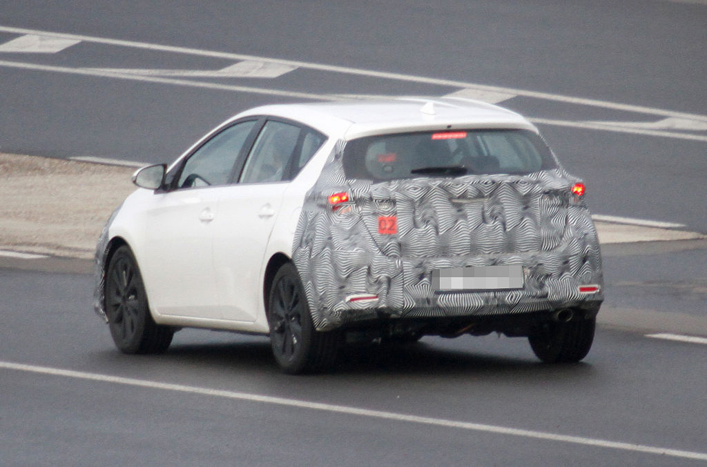 Erwischt: Erlkönig Toyota Auris Facelift