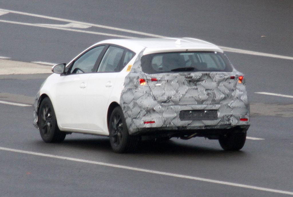 Erwischt: Erlkönig Toyota Auris Facelift