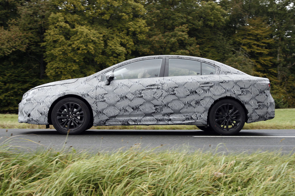 Erwischt: Erlkönig Toyota Avensis
