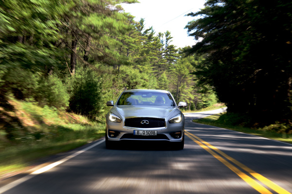 Dreifach-Rückruf für Infiniti-Hybride