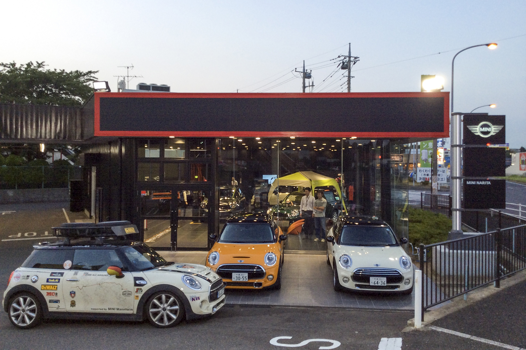 Kleiner Mini auf großer Fahrt