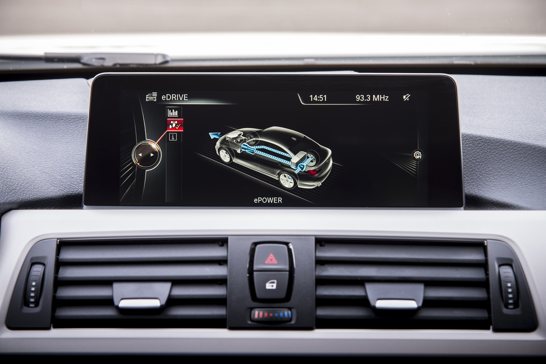 BMW 3er Plug-in-Hybrid Prototyp: Dreier an der Dose