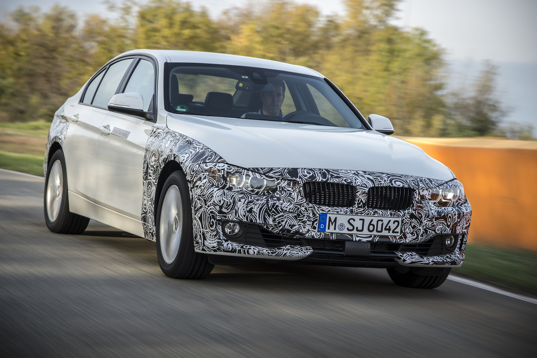 BMW 3er Plug-in-Hybrid Prototyp: Dreier an der Dose