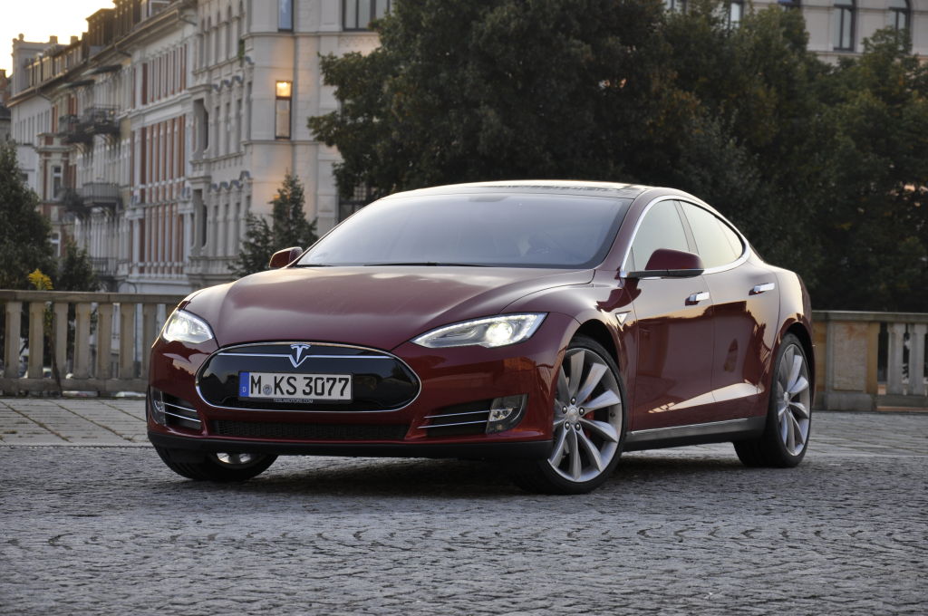 36 Tesla-s