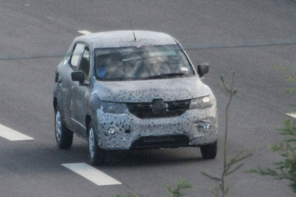 Erwischt: Dacias SUV als Erlkönig