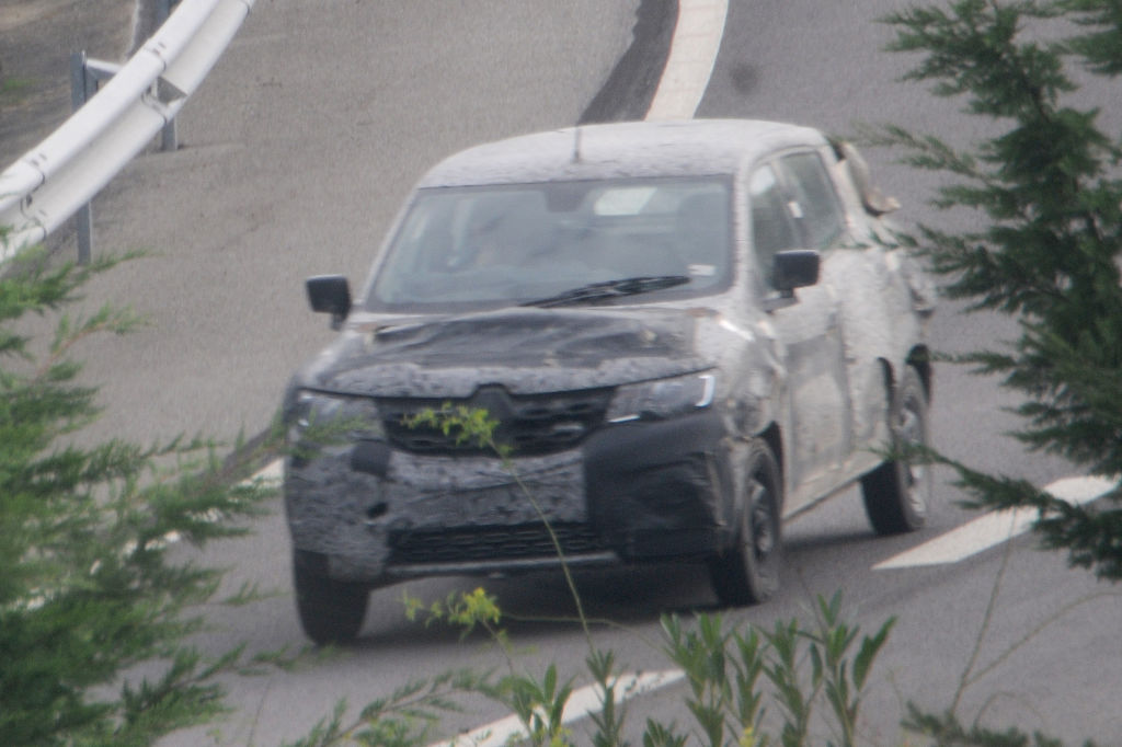 Erwischt: Dacias SUV als Erlkönig