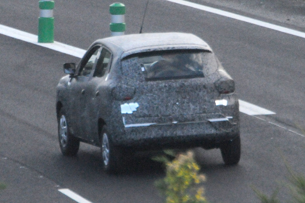 Erwischt: Dacias SUV als Erlkönig