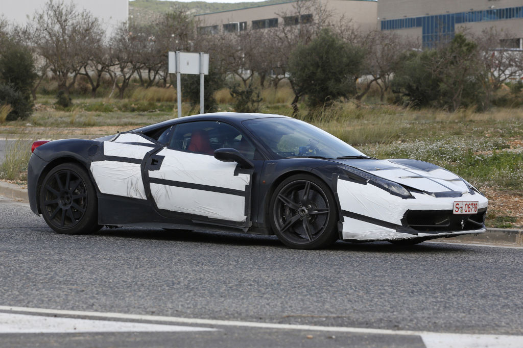 Erwischt: Erlkönig Ferrari 458M
