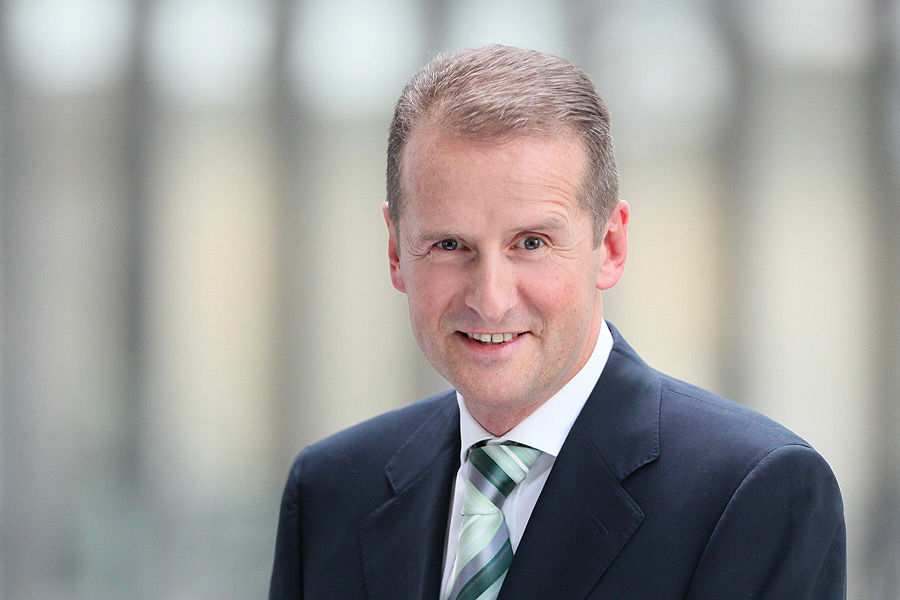 Dr. Herbert Diess übernimmt VW-Vorstandsvorsitz