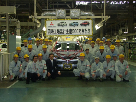 Mitsubishi feiert fünfmillionstes Auto aus Okazaki