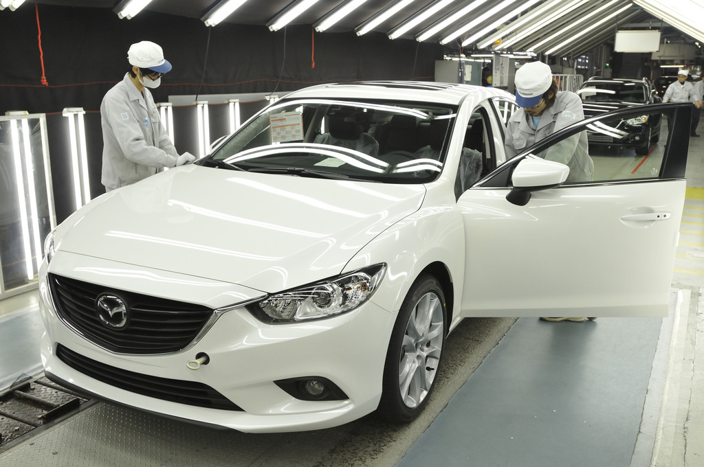 Produktion des Mazda6 (2012).