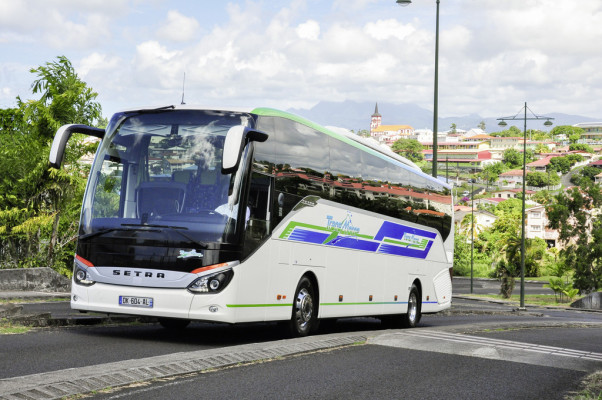 Setra Comfort-Class 500 fährt auf Martinique