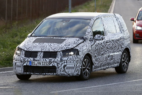 Erwischt: Erlkönig VW Touran
