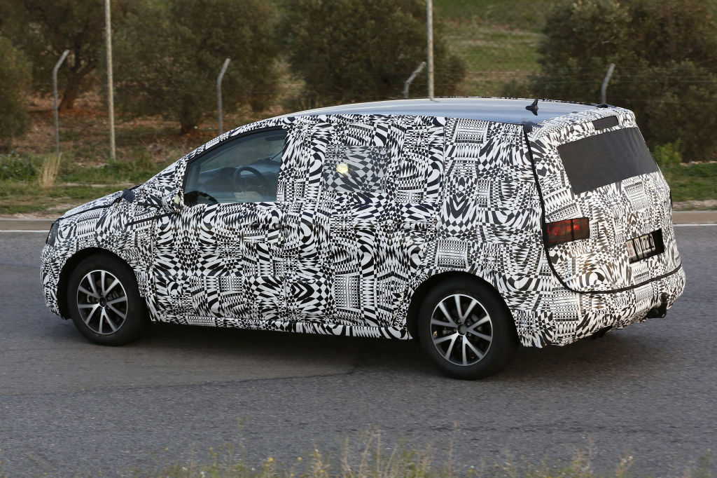 Erwischt: Erlkönig VW Touran