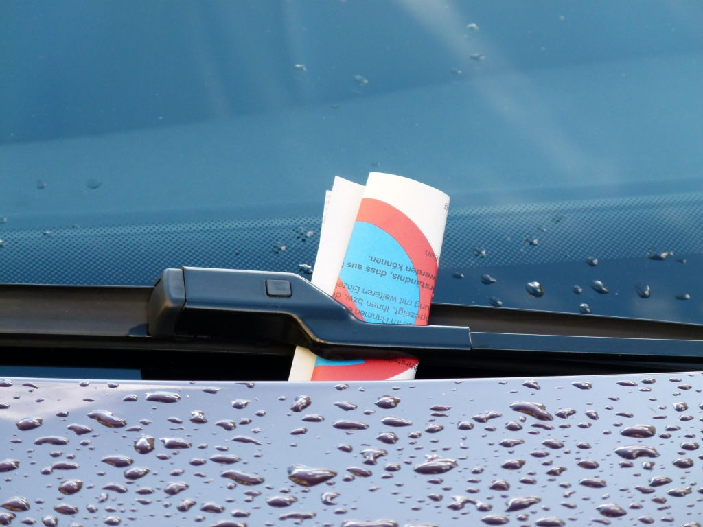Strafzettel gilt auch in Abwesenheit als zugestellt