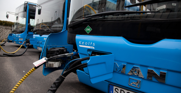 Bristol/Großbritannien - Menschliche Fäkalien und Abfälle wandelt ein Unternehmen in England in Biogas um, das zum Betrieb eines Busses verwendet wird.