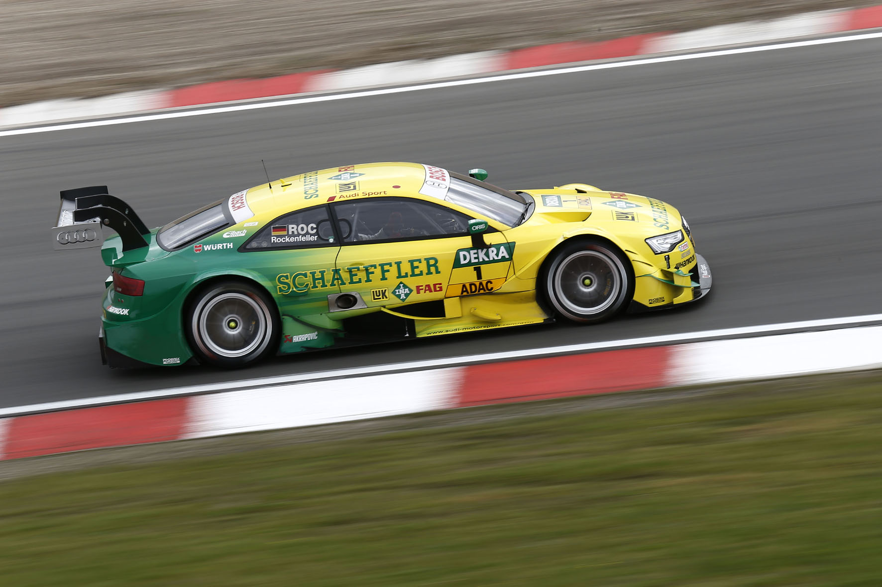 Die Rennfahrer im Deutschen Tourenwagen Masters wie Audi-Pilot Mike Rockenfeller (Foto) haben in der kommenden Saison die doppelte Arbeit: Dann wird es nicht nur am Sonntag, sondern auch am Samstag ein Rennen geben.