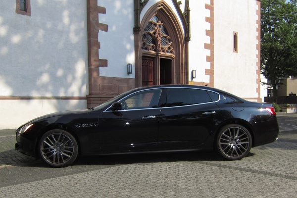 mid Düsseldorf - Pure Eleganz auf über fünf Met