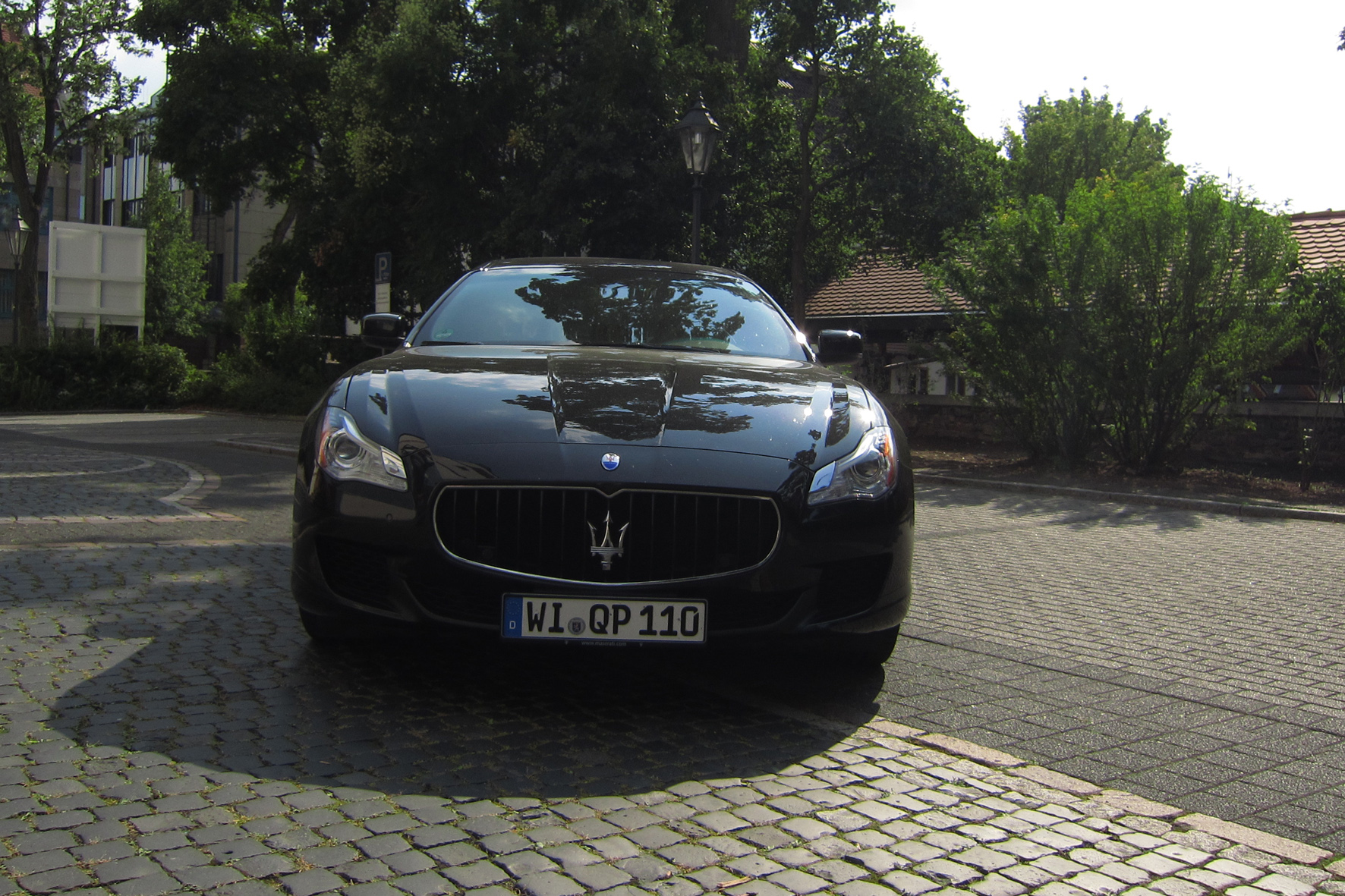 mid Düsseldorf - Sportliche Reise-Limousine mit A