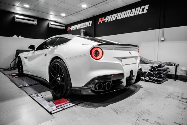 Kraftkur für den Ferrari F12 Berlinetta