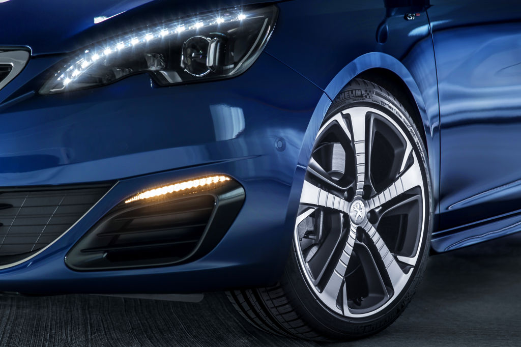 Erste Fahrt im Peugeot 308 GT: Umwelt-Primus kann fauchen