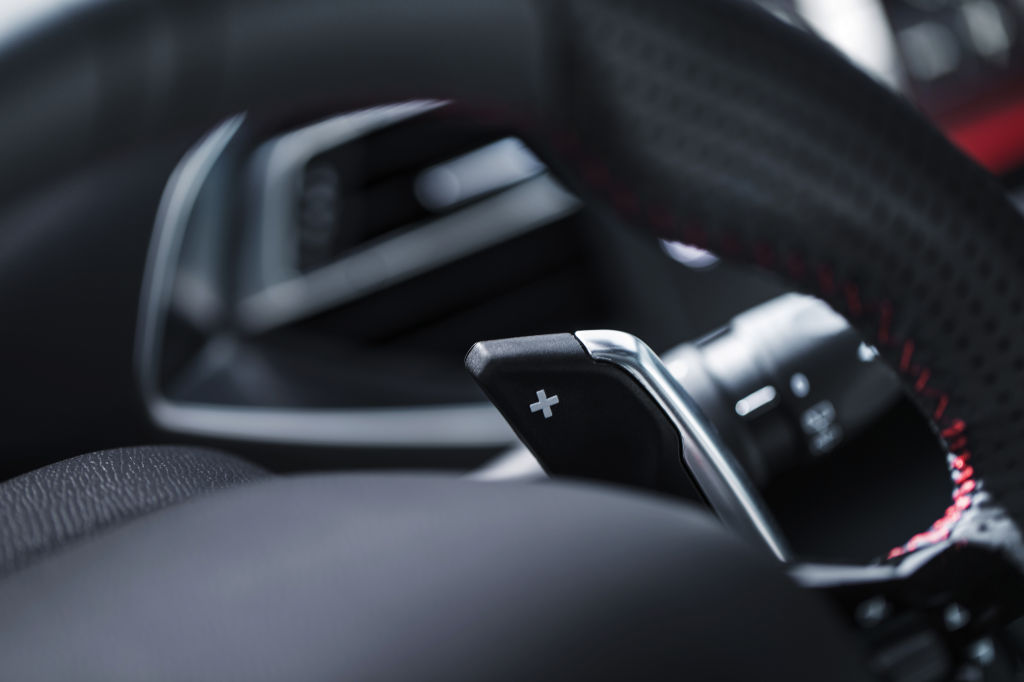 Erste Fahrt im Peugeot 308 GT: Umwelt-Primus kann fauchen