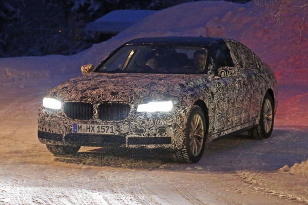 Erwischt: Erlkönig BMW 7er - Elegant durch Dunkelheit und Schnee
