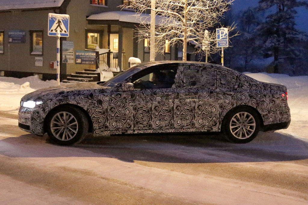 Erwischt: Erlkönig BMW 7er - Elegant durch Dunkelheit und Schnee