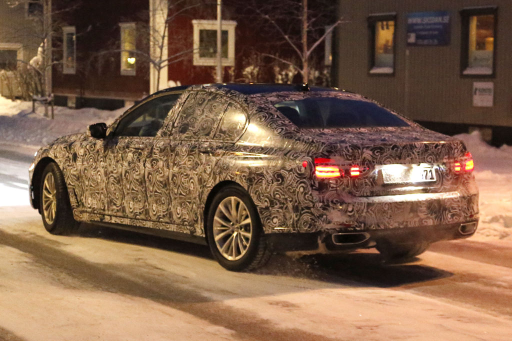 Erwischt: Erlkönig BMW 7er - Elegant durch Dunkelheit und Schnee